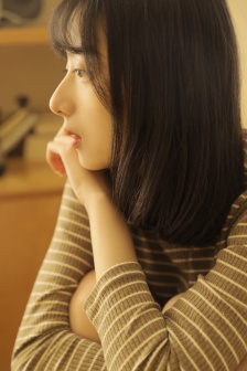 局长含着秘书的小奶头